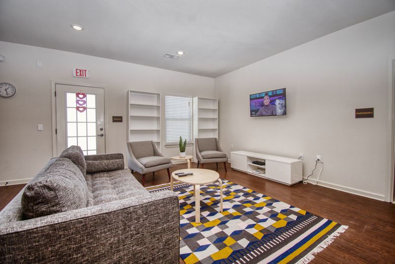 Luxury Apartment Apartment for Rent Courts